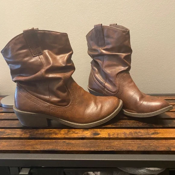 American Eagle Boots size 7 - Picture 3 of 5